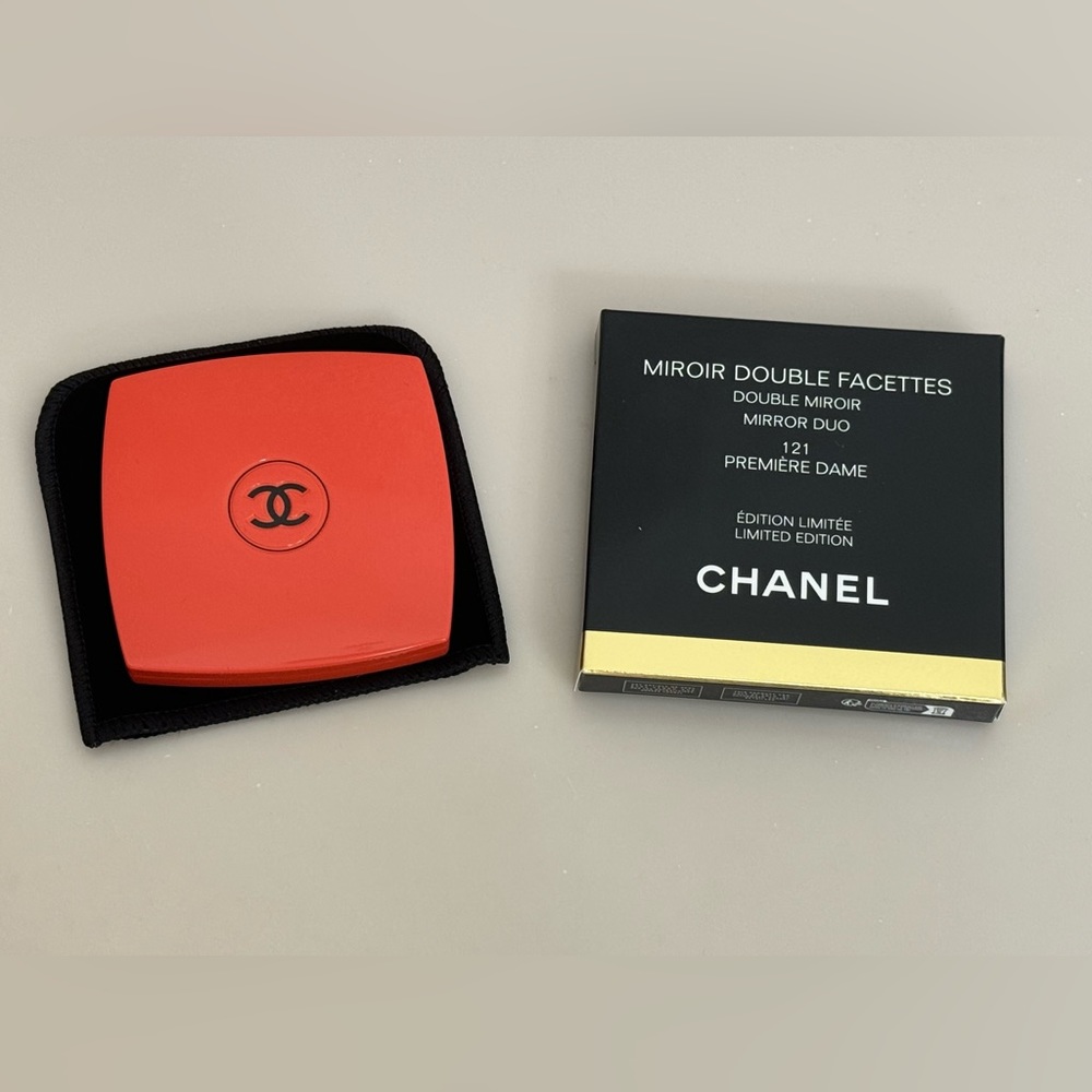Authentic Limited Edition Chanel mirror double facettes PREMIER DAME